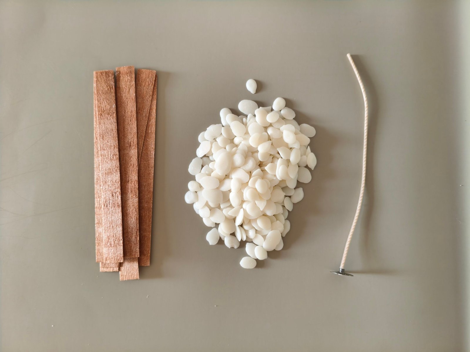 candle wick types and soy wax on a table