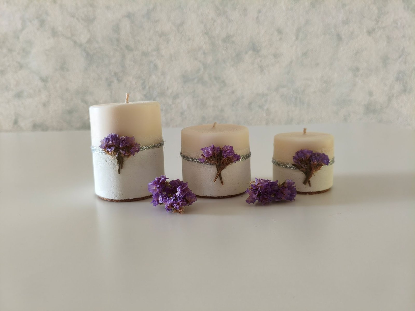 Soy candle with dried flowers